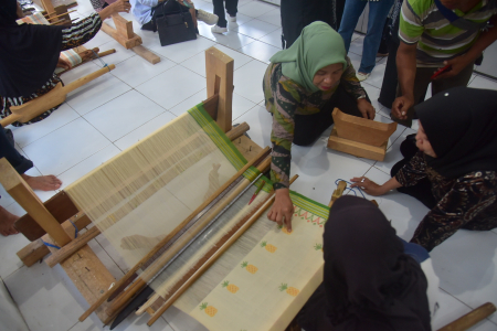 SENTRA TENUN BUTON