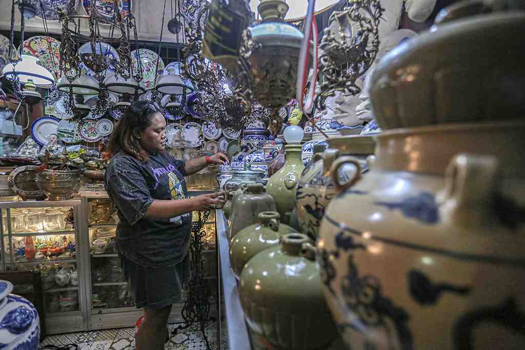 PASAR BARANG ANTIK TRIWINDU