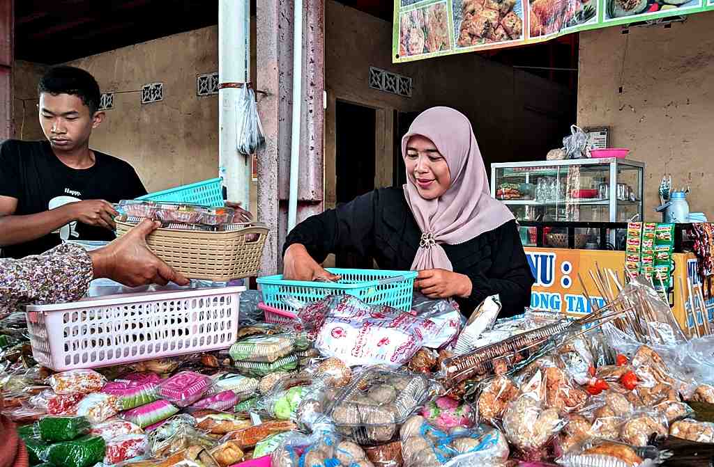 JAJANAN PASAR TRADISIONAL BLORA