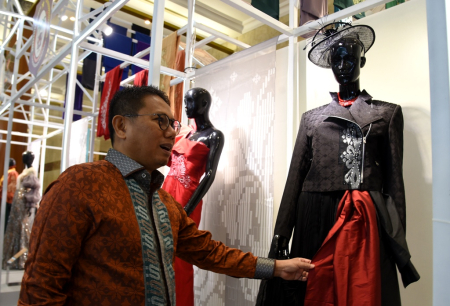 KARAWO KARYA POPPY DHARSONO