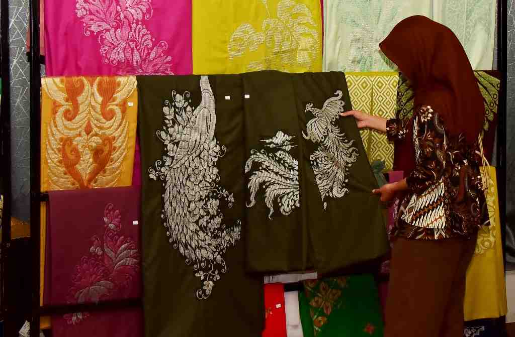 KEINDAHAN MOTIF KARAWO