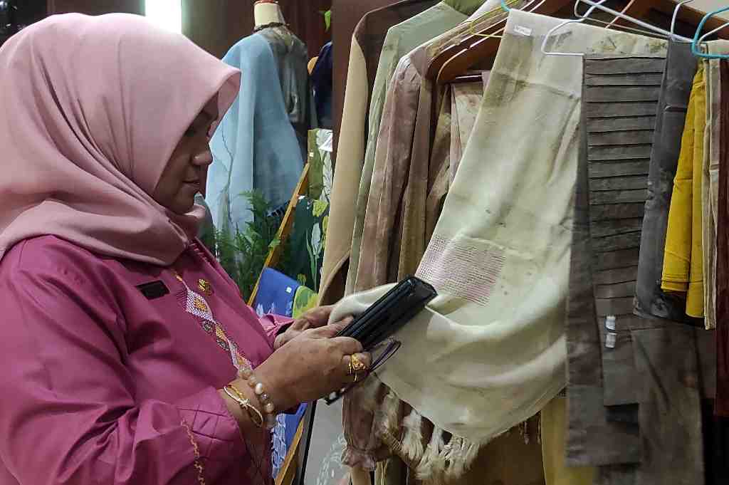 KERUDUNG KARAWO