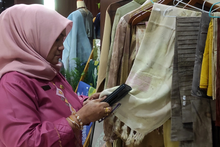 KERUDUNG KARAWO