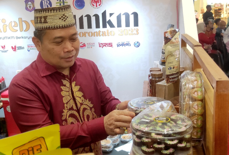 KUE KARAWO