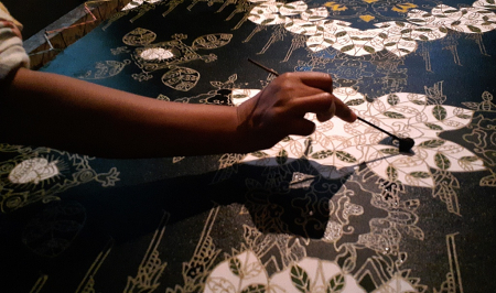 MEWARNAI MOTIF BATIK DAUN JATI BLORA