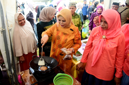 MASAK KUE TUTULU