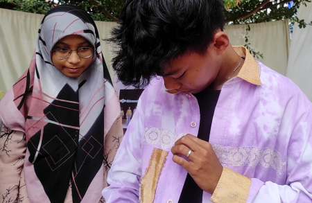 MELIHAT MOTIF KARAWO
