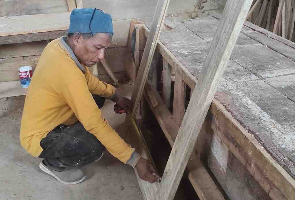 MENGUKUR PINTU RUMAH