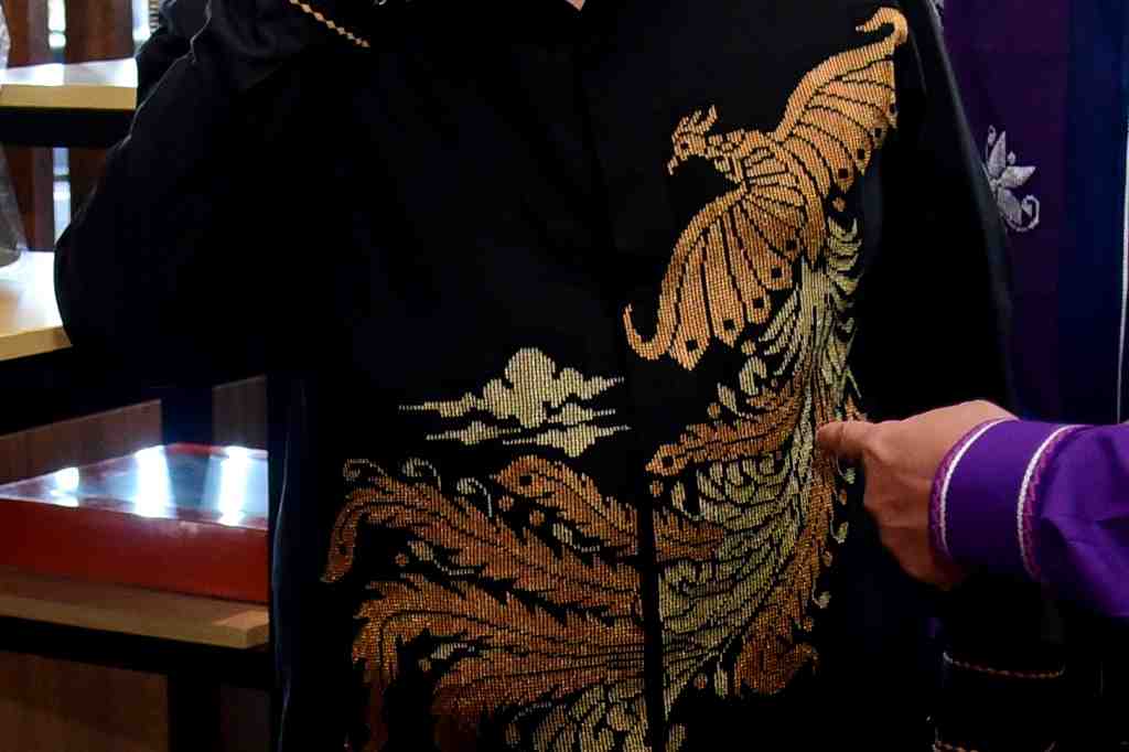 MOTIF KARAWO BESAR