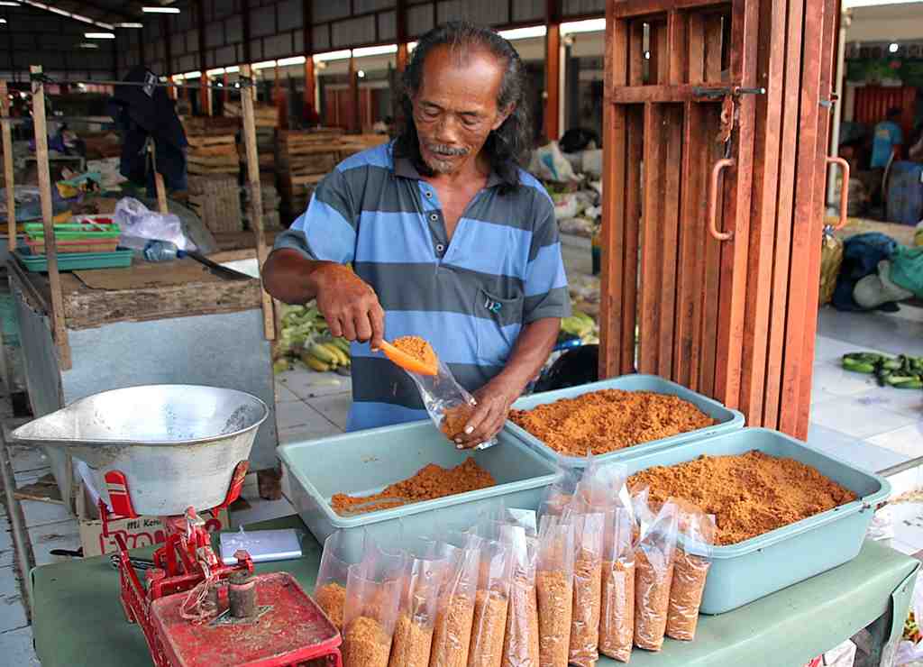 PENJUAL SAMBAL KACANG KERING di PASAR BLORA