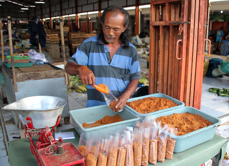 PENJUAL SAMBAL KACANG KERING di PASAR BLORA