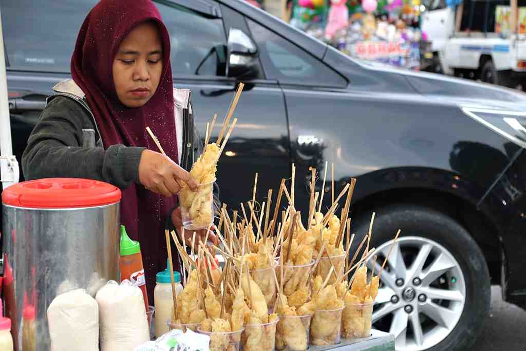 PENJUAL TELUR GULUNG