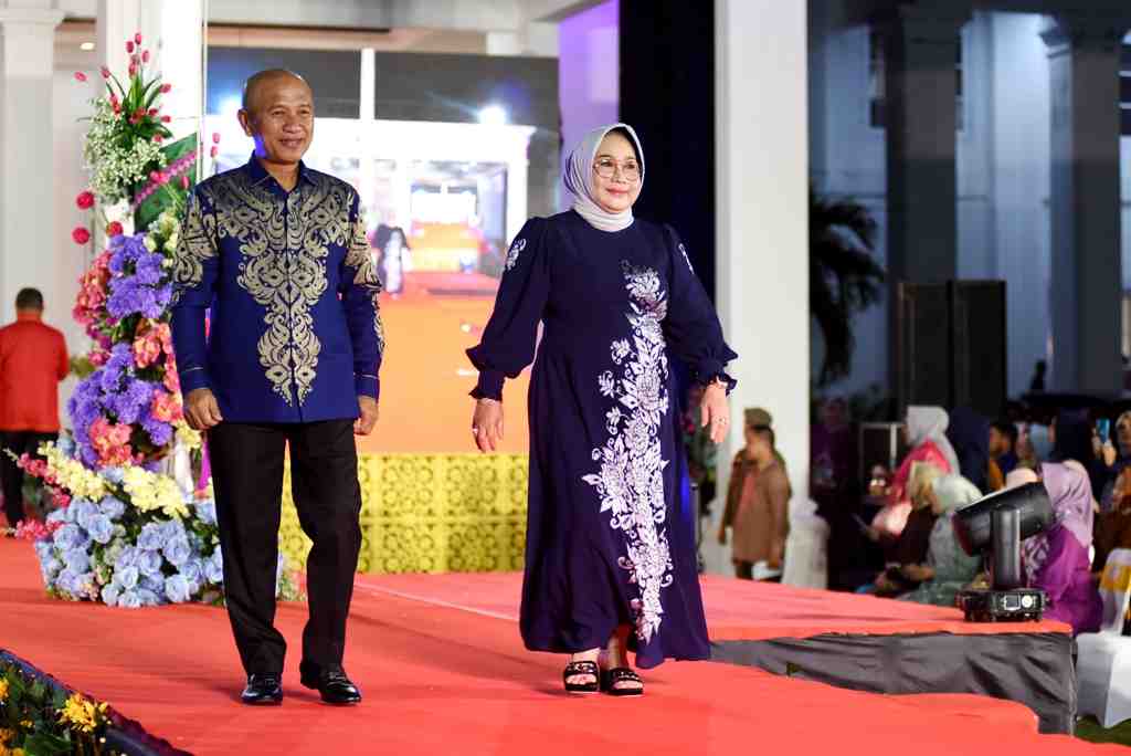 PARADE KARAWO KEPALA DAERAH