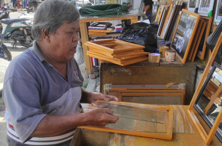 PASANG KACA BINGKAI FOTO
