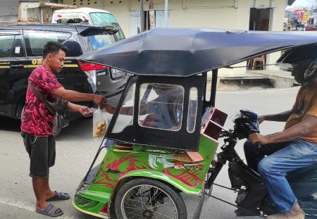 PEMBELI PISANG RAJA