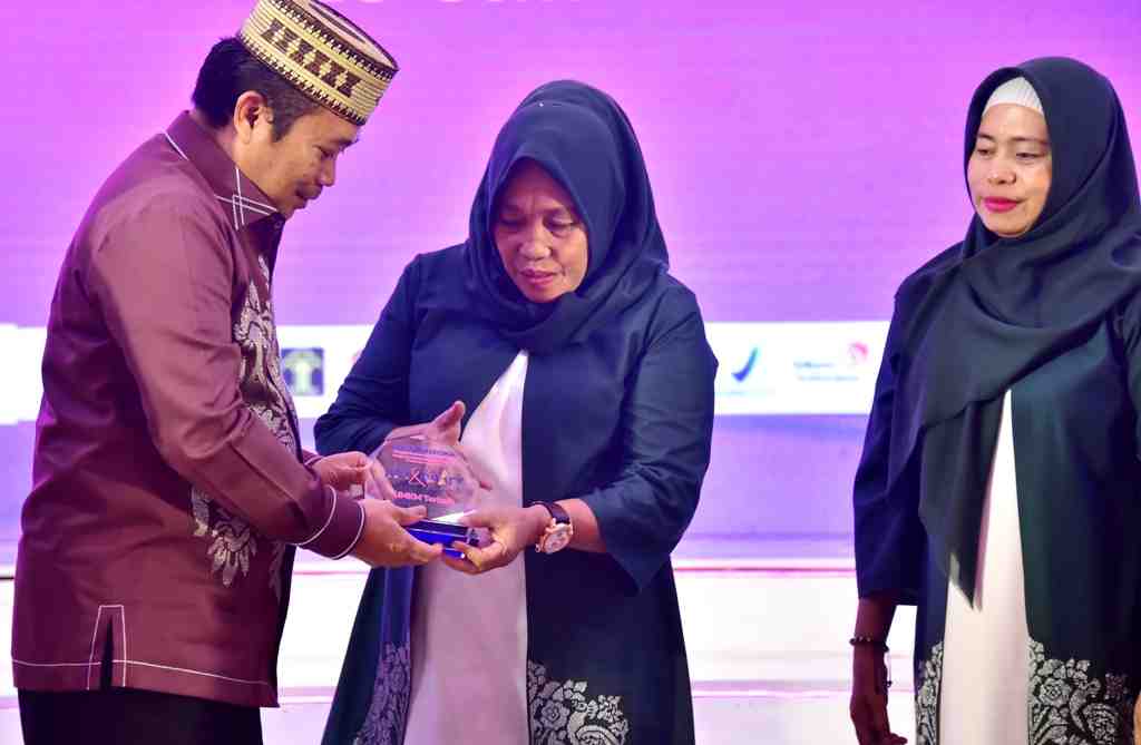 PENGHARGAAN UMKM TERBAIK