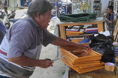PENJUAL BINGKAI FOTO