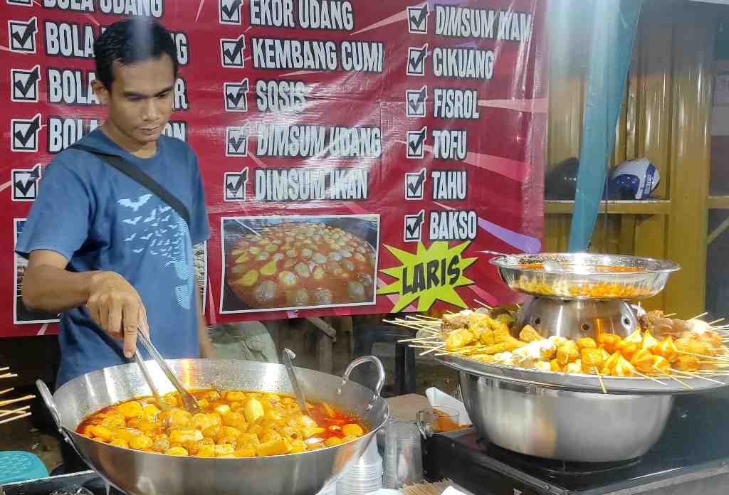 PENJUAL CAMILAN
