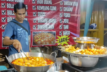 PENJUAL CAMILAN