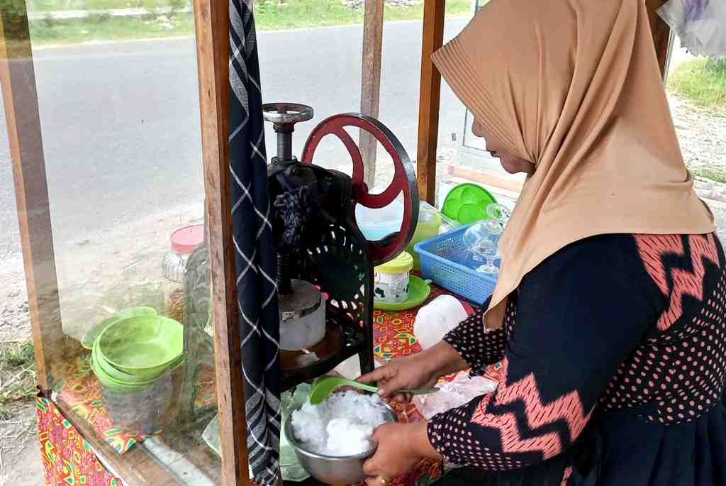 PENJUAL ES CUKUR