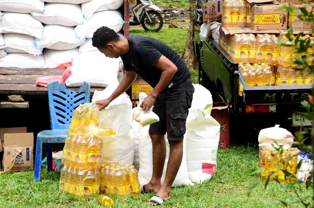PENYALURAN BANTUAN UMKM