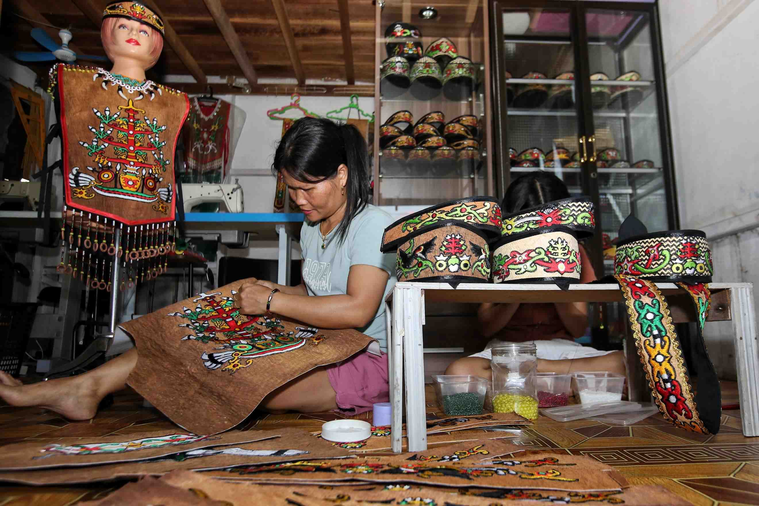 JUAL PRODUK ETNIK DAYAK KALTENG