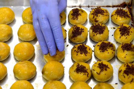 PRODUKSI KUE PIA