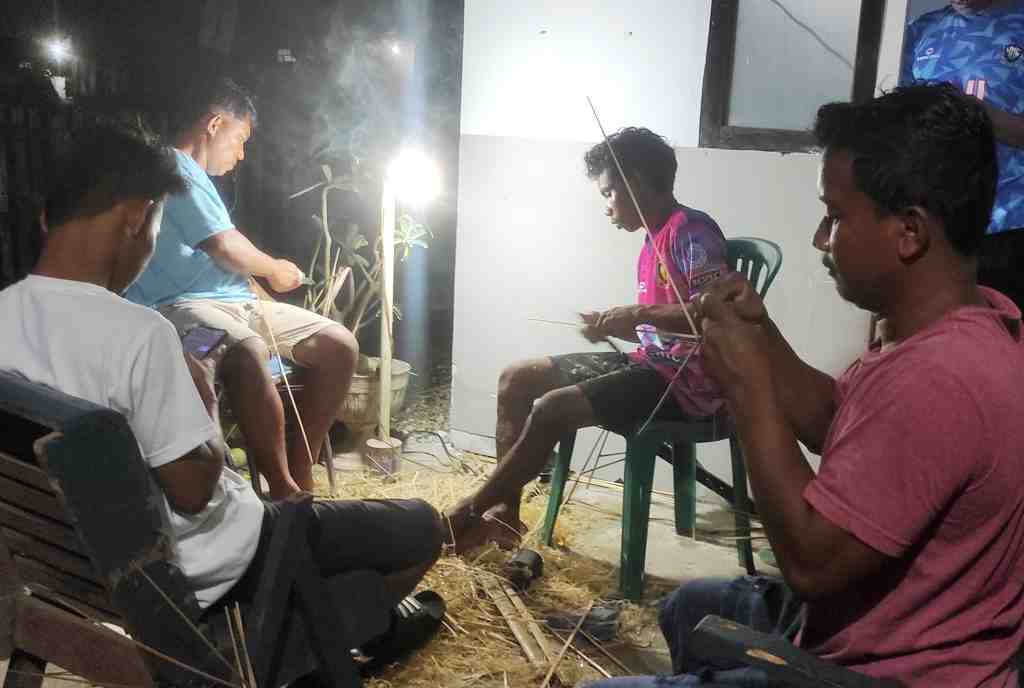 PRODUKSI LAYANG-LAYANG ADUAN