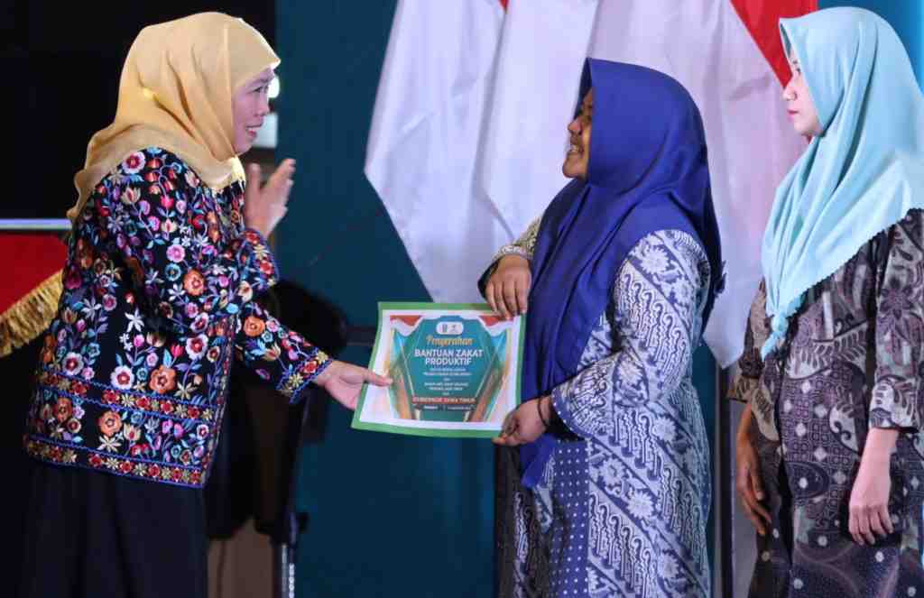 PENYERAHAN BANTUAN PELAKU USAHA MIKRO