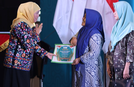 PENYERAHAN BANTUAN PELAKU USAHA MIKRO