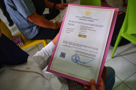 MELIHAT SERTIFIKAT MEREK PELAKU USAHA