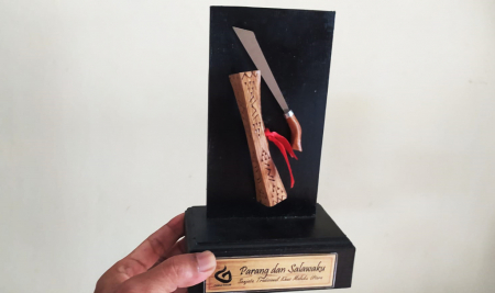 SOUVENIR PARANG SALAWAKU