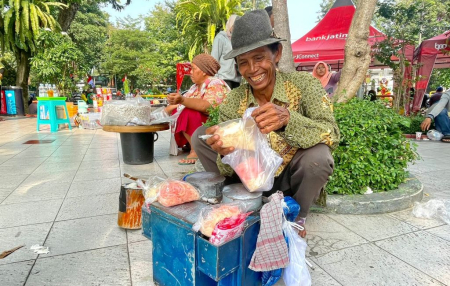 RAMBUT NENEK JAJANAN MASA LALU