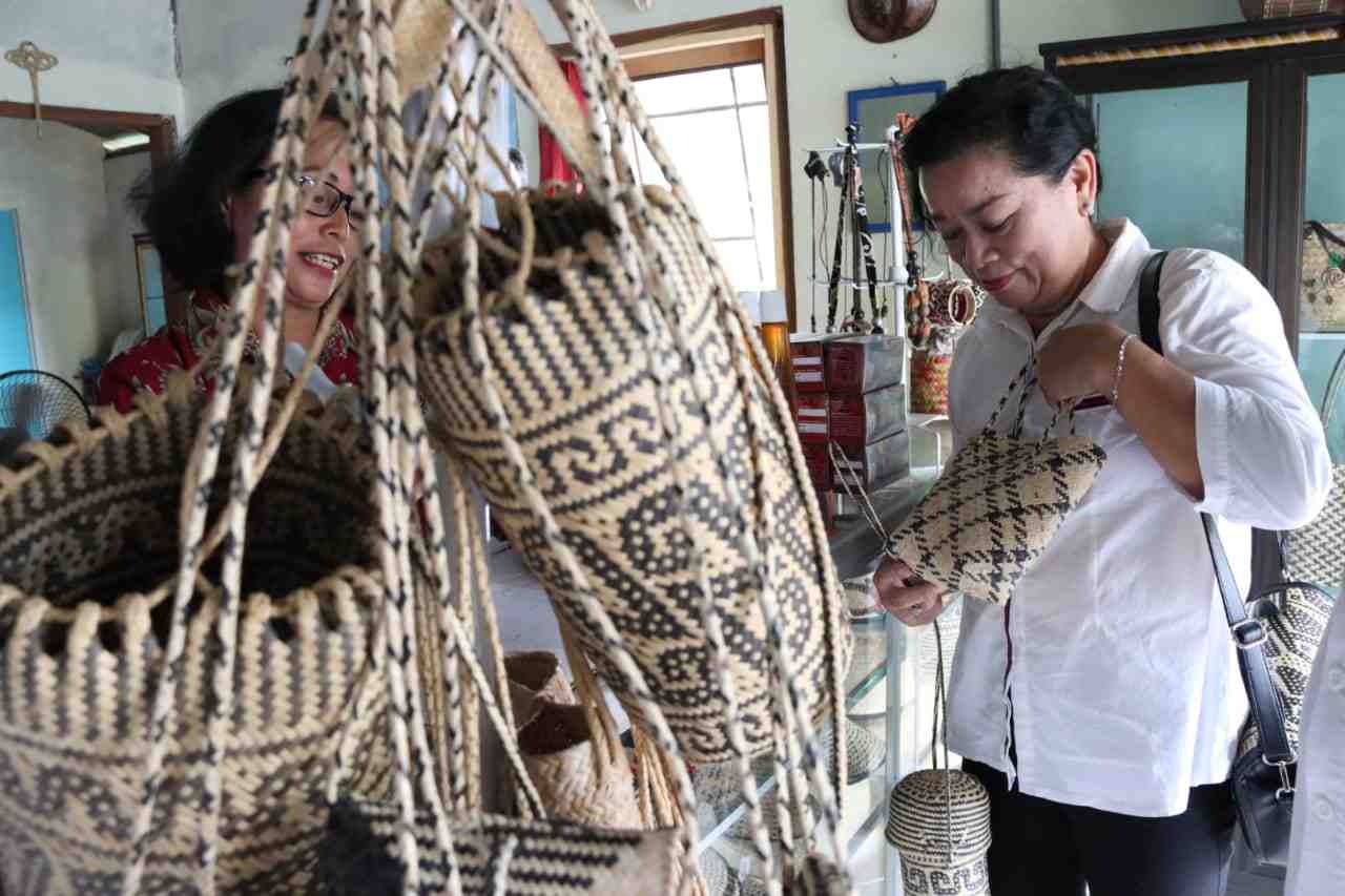 TAS ANYAMAN ROTAN DESA GOHONG