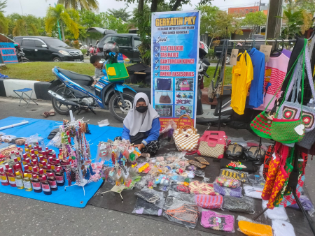 KERAJINAN RAJUT OLEH PENYANDANG DISABILITAS
