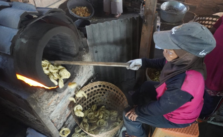 GORENG KERUPUK USEK