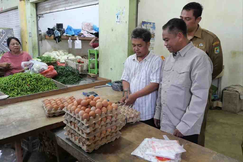 BUUPATI SERGAI TINJAU PASAR