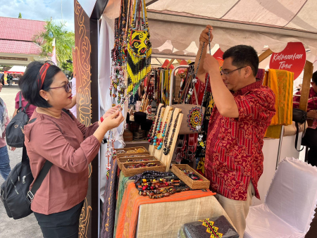 KALUNG MANIK DAYAK