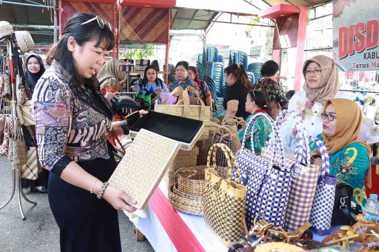 KERAJINAN ROTAN 