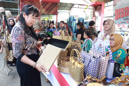KERAJINAN ROTAN 