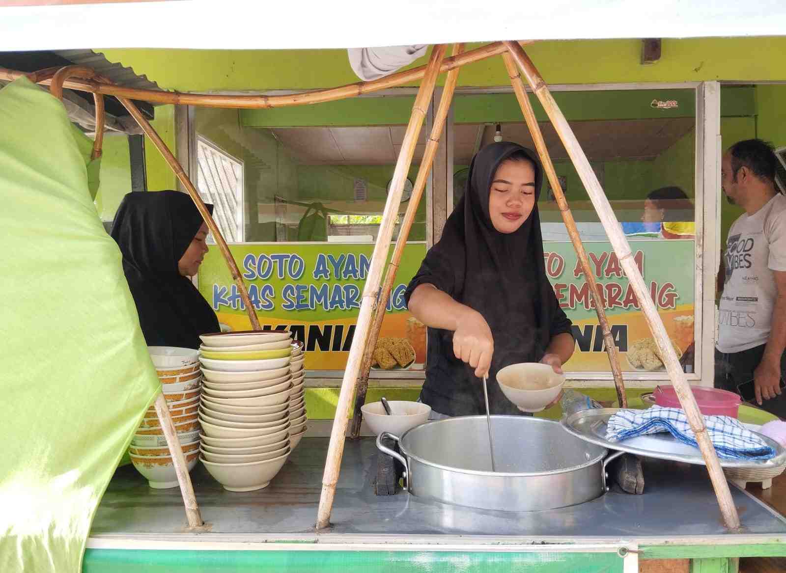 SOTO AYAM KHAS SEMARANG