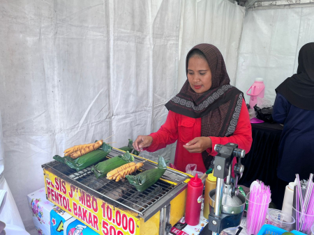 PENJUAL NASI BAKAR