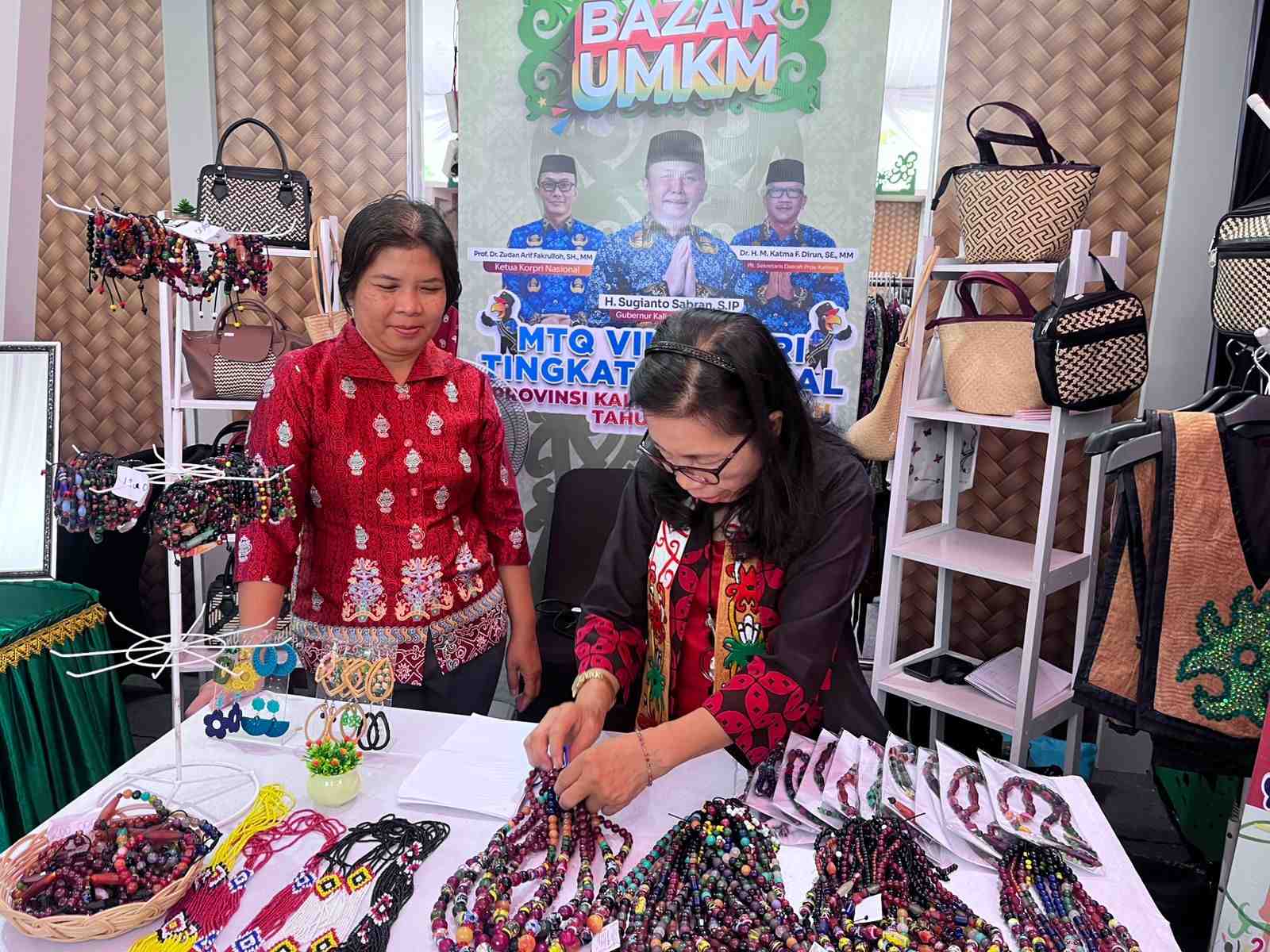 KERAJINAN LILIS LAMIANG