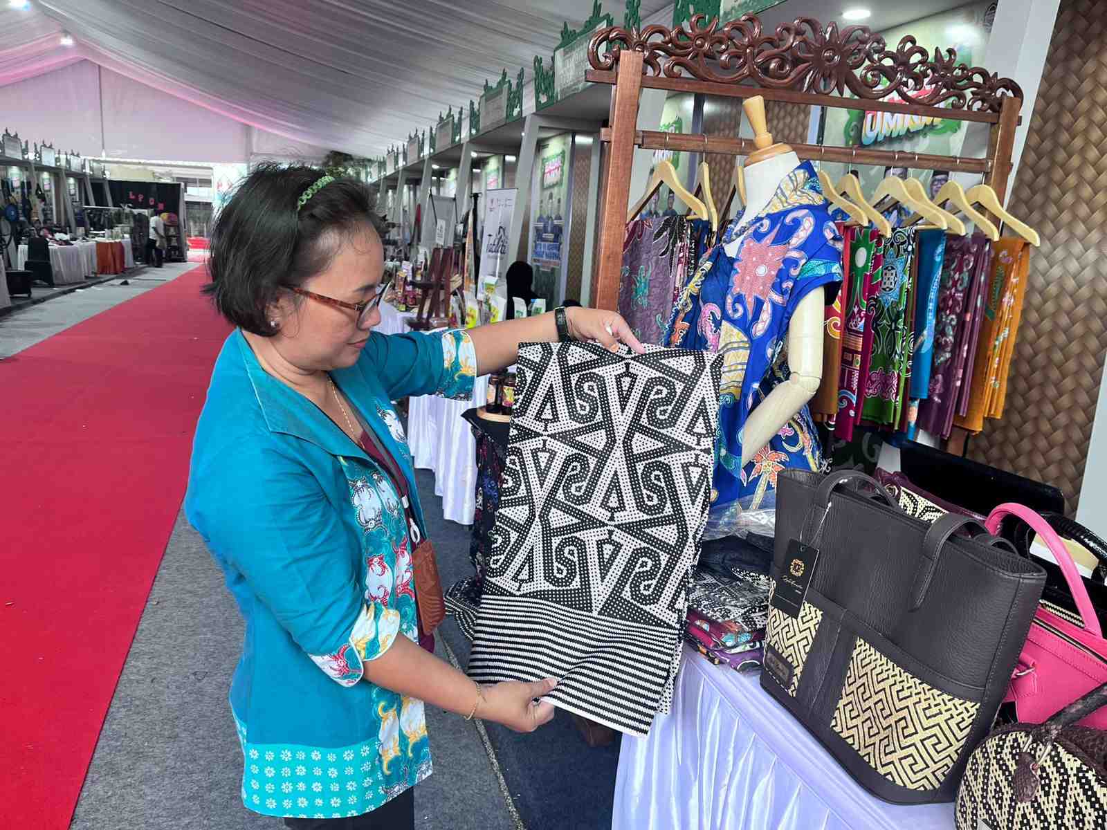 KAIN BATIK MOTIF ROTAN