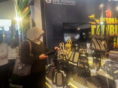 TAS ANYAMAN ROTAN
