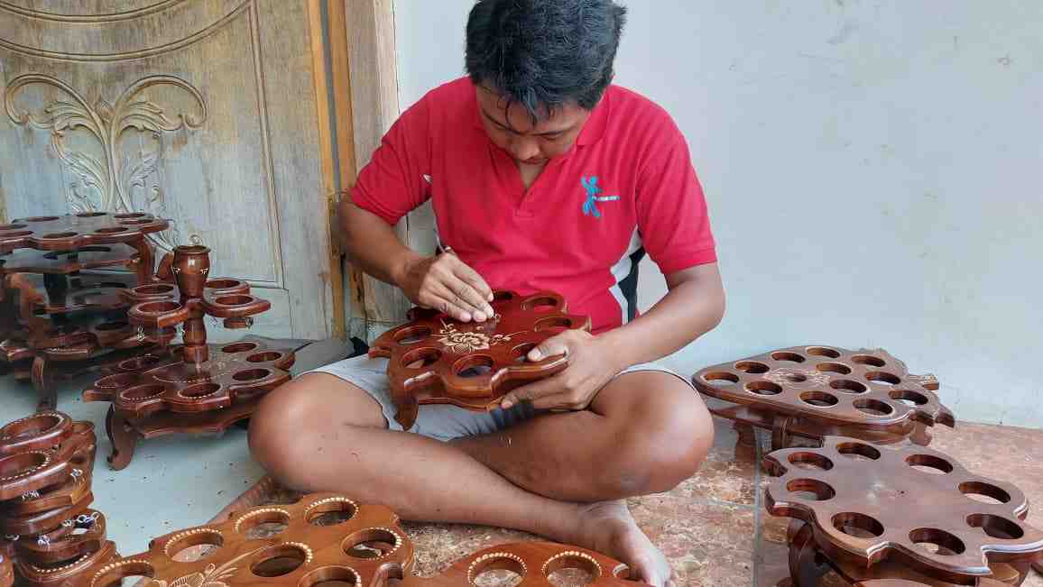 KERAJINAN TEMPAT AIR MINERAL