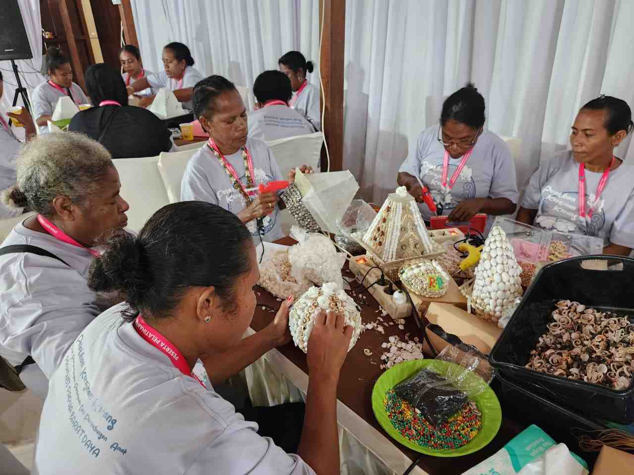 PELATIHAN KERAJINAN KERANG