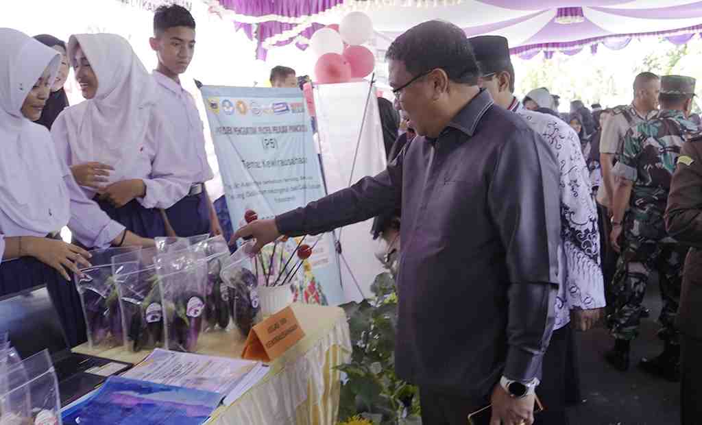 TINJAU STAND PROYEK PELAJAR PANCASILA