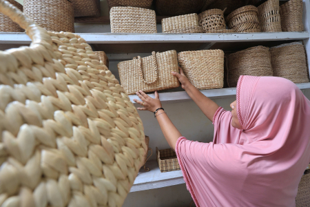 ALOKASI ANGGARAN PEMULIHAN UMKM PASCABENCANA ACEH