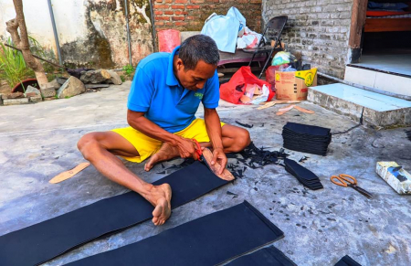 PRODUKSI SEPATU HASIL HOME INDUSTRI MENINGKAT